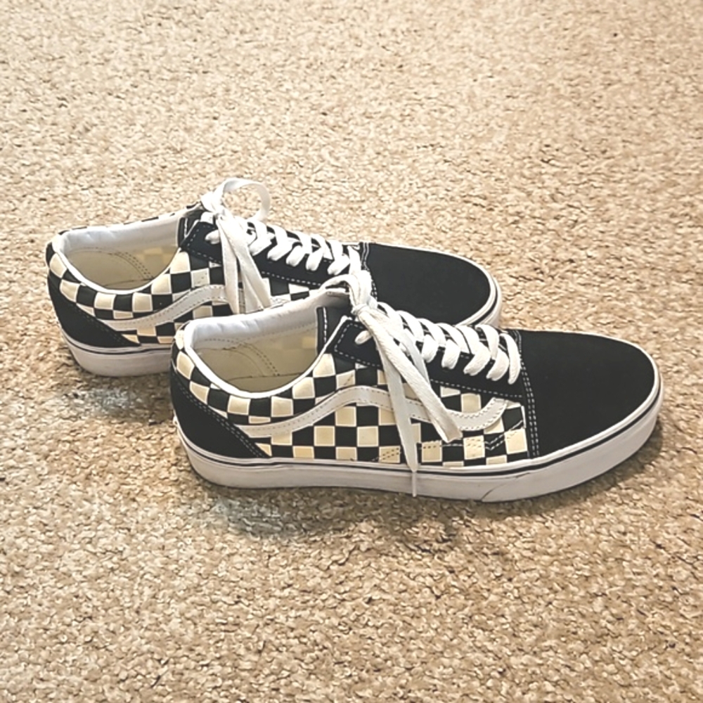 EUC Like New Vans Old Skool Primary Check